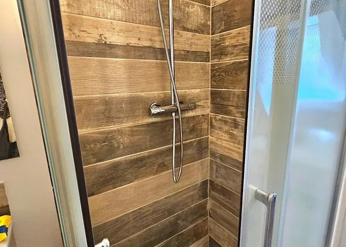 Studio Confortable A Montlucon - 19 M² Avec Equipements Pratiques 몽뤼꽁